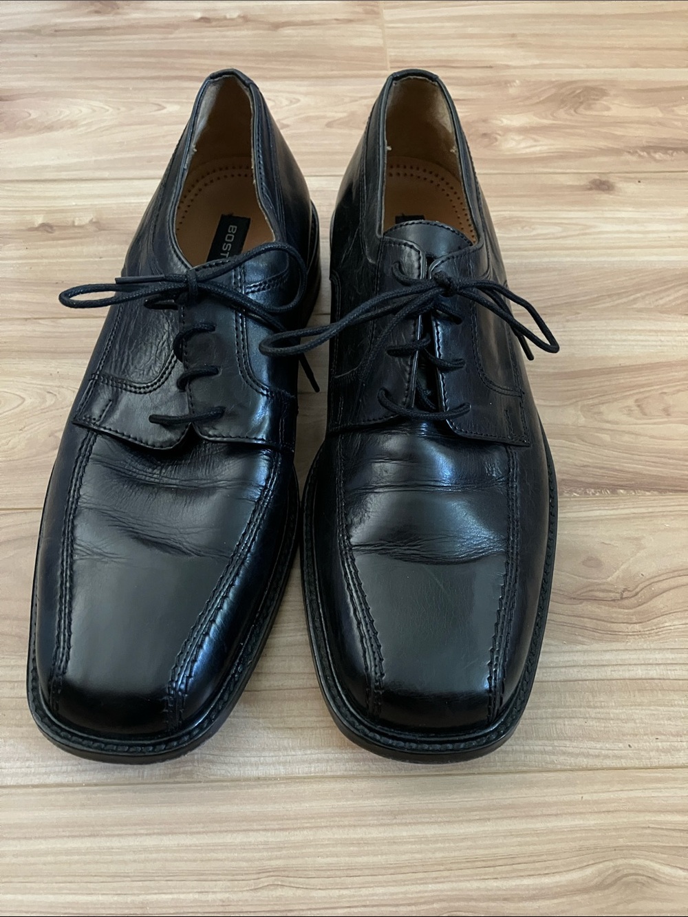 Bostonian Black Leather Lace-Up Oxfords